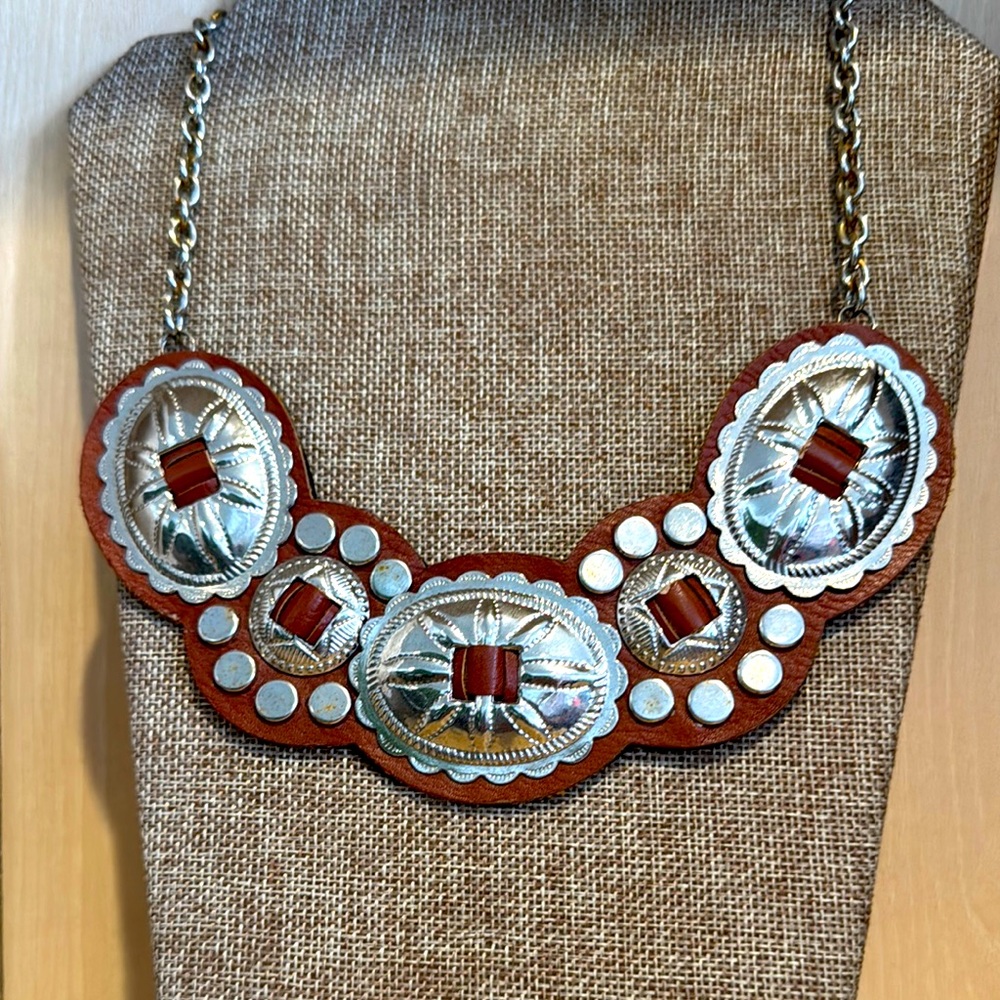 Elegant Silver and Brown Statement Necklace